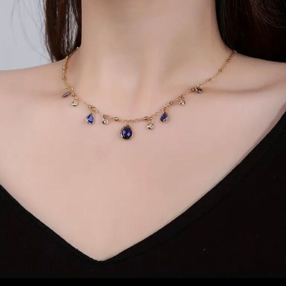 Elegant 18K Gold Plated Blue Teardrops Pendant Necklace - Picture 3 of 7